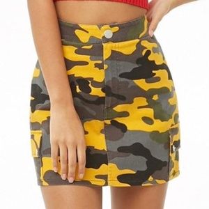 FOREVER 21 Allover Camo Print Yellow Gold Black Gray Stretch Denim Mini Skirt